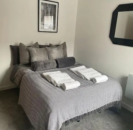 Terry's Yard, Southville,